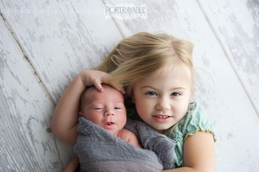 Brother-and-sister-Newborn-portraits