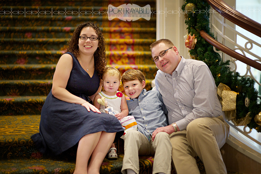 grand-floridian-holiday-portrait-session