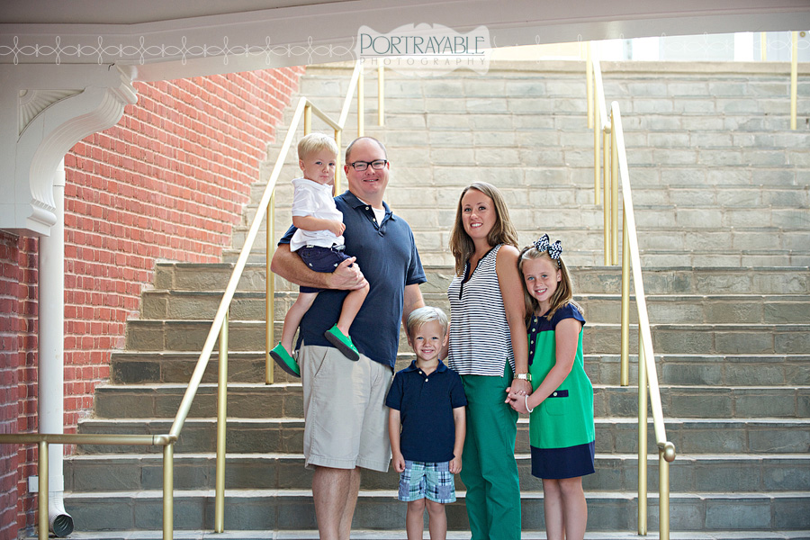 Disney's-boardwalk-family-reunion-portraits-on-vacation