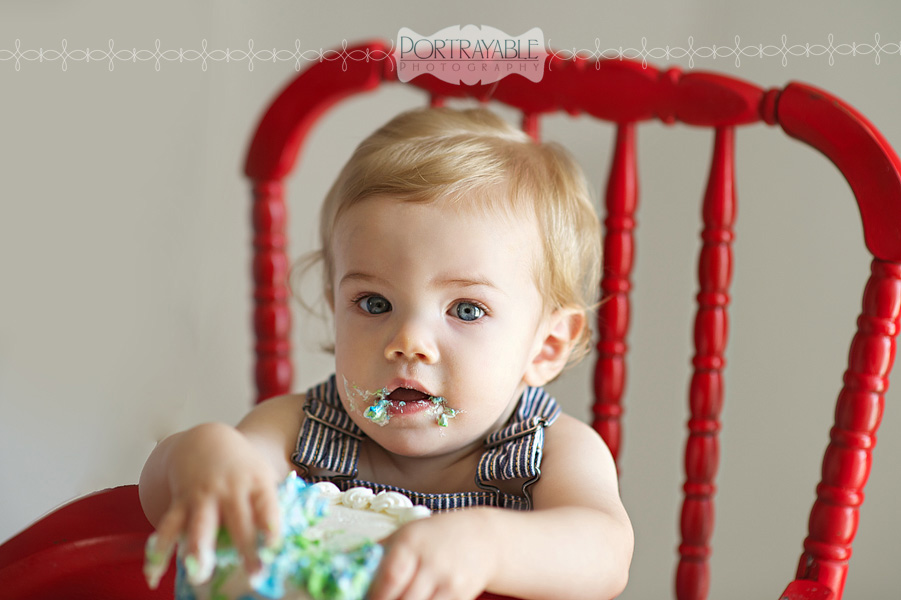 cake-smash-one-year-old-portrait-photographer