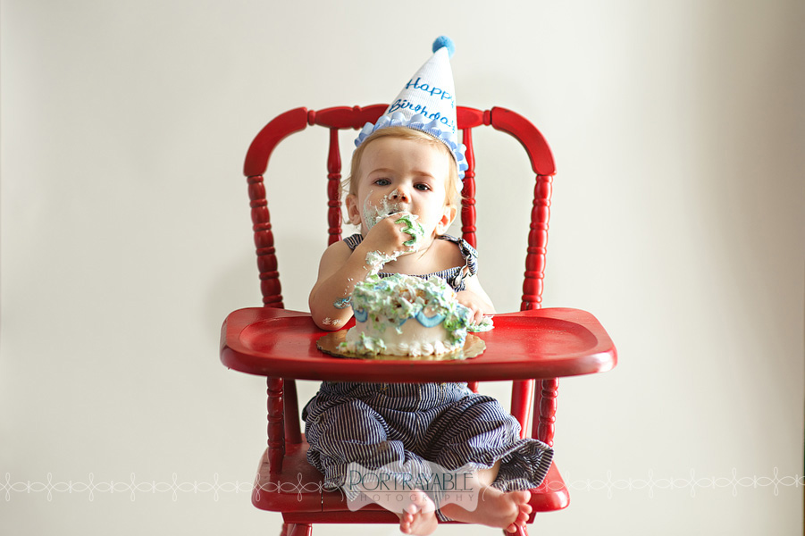 cake-smash-one-year-old-portrait-photographer
