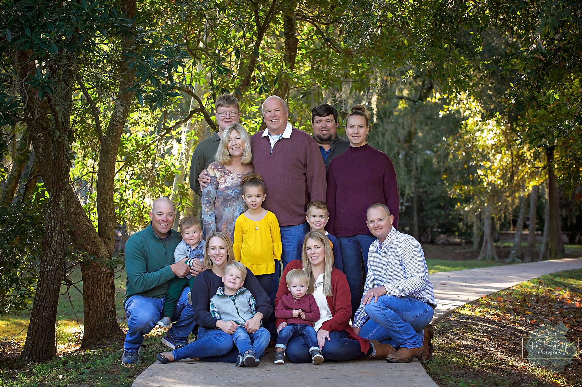 disney's-fort-wilderness-campsite-extended-family-portraits