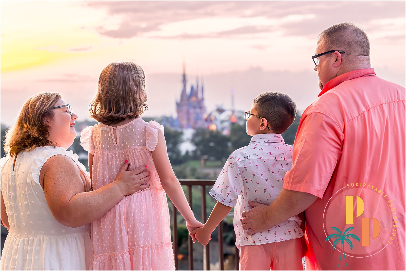 Family-portraits-at-the-contemporary-resort